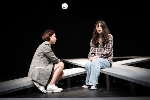 극단 '이유는 있다' 연극 '부정' (Denial) 뜨거운 호평 속 순항중