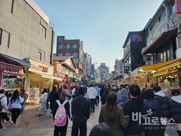[가고 싶은 '한국관광 100선'] (73) 홍대거리, 개성 넘치는 청춘의 거리