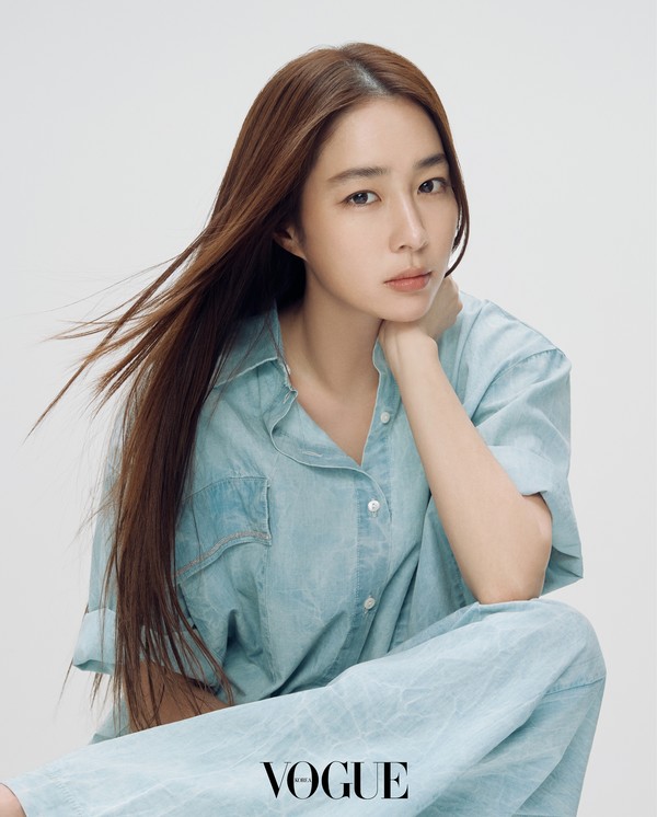 배우 이민정, 모던하고 우아한 패션 화보 공개