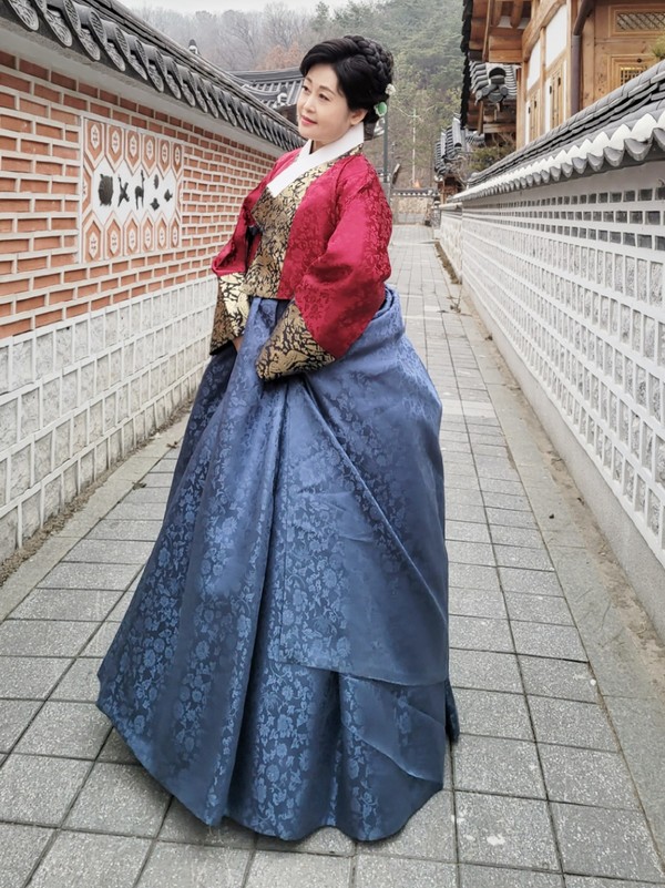 한류스타, 전 세계에 한복 매력 알린다